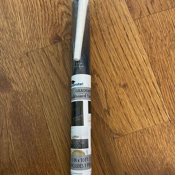 Graduation Tablecloth’s, Grad Cap Card Boxs, Table Runner, Stickers 10 t… - Picture 5 of 7